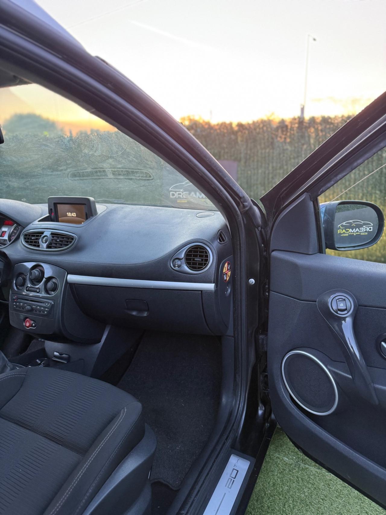 Renault CLIO 2011 1.2 BENZINA 140000KM NEOPATENTATI