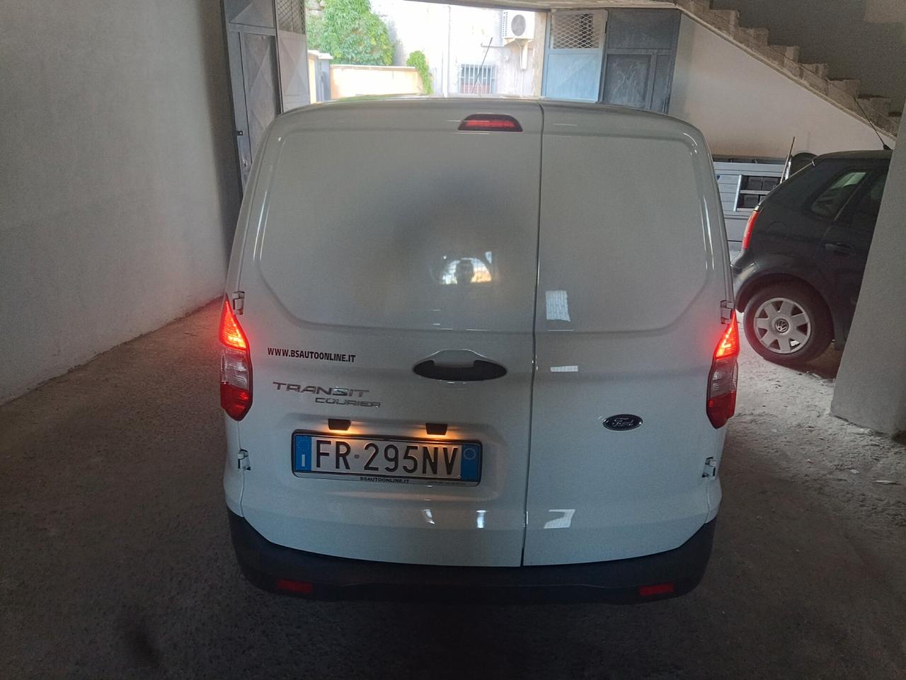 Ford Transit Courier 1.5 TDCi 75CV Van Entry