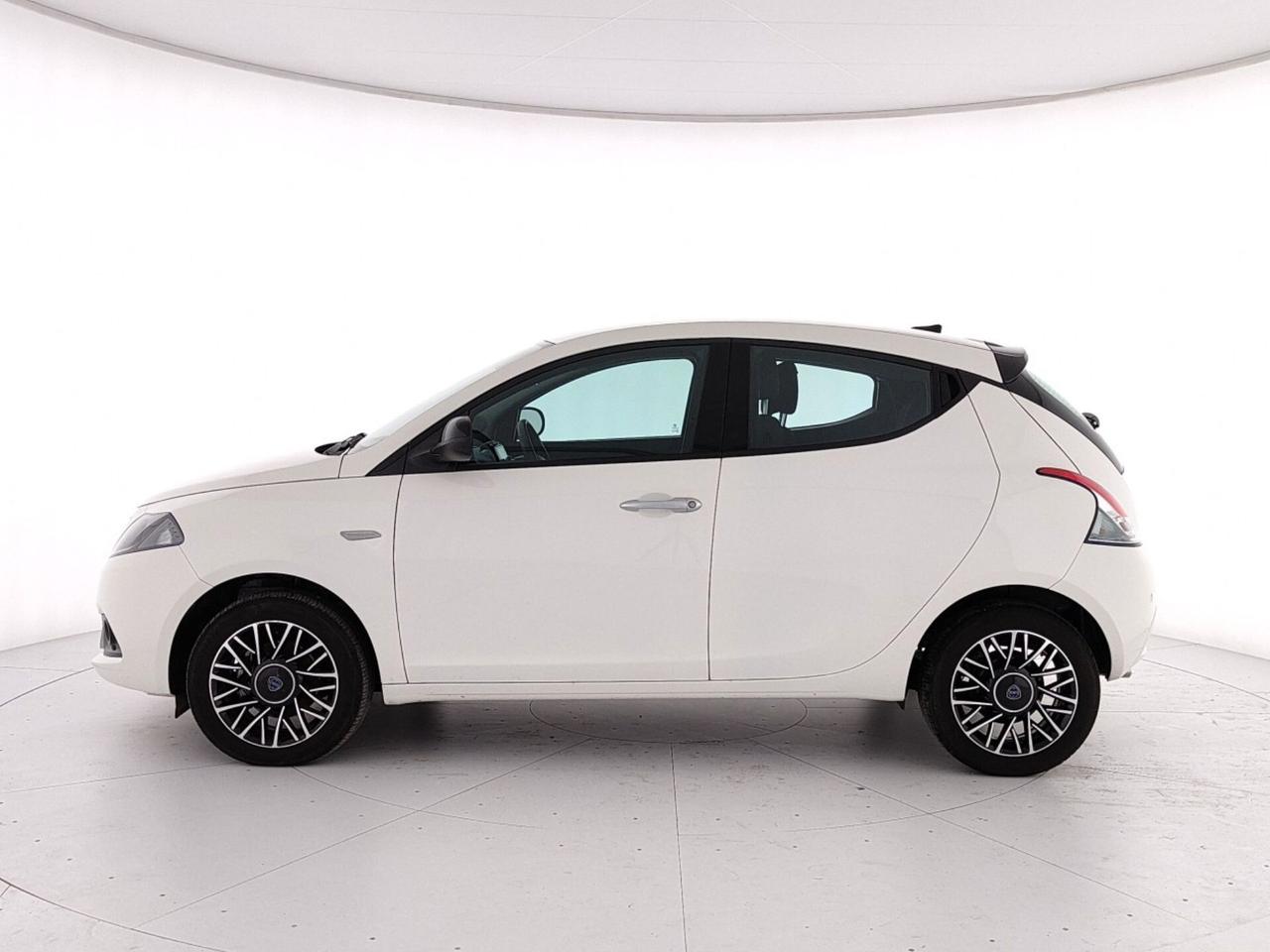 Lancia Ypsilon 1.0 FireFly 5 porte S&S Hybrid Platino
