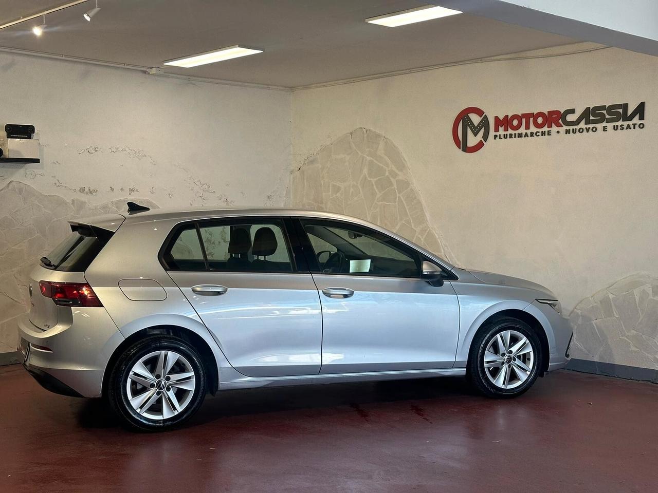 Volkswagen Golf 1.0 eTSI EVO DSG Life AUTOMATICA