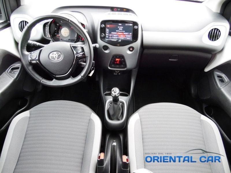 Toyota Aygo 1.0 VVT-i x-play MOLTO BELLA