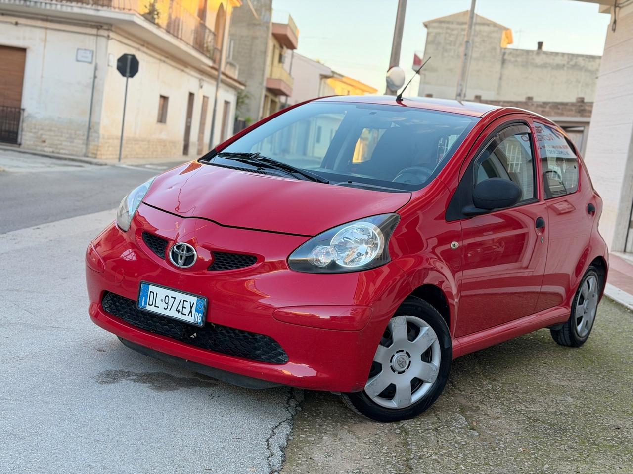 Toyota Aygo 1.0 12V VVT-i 5 porte Sol