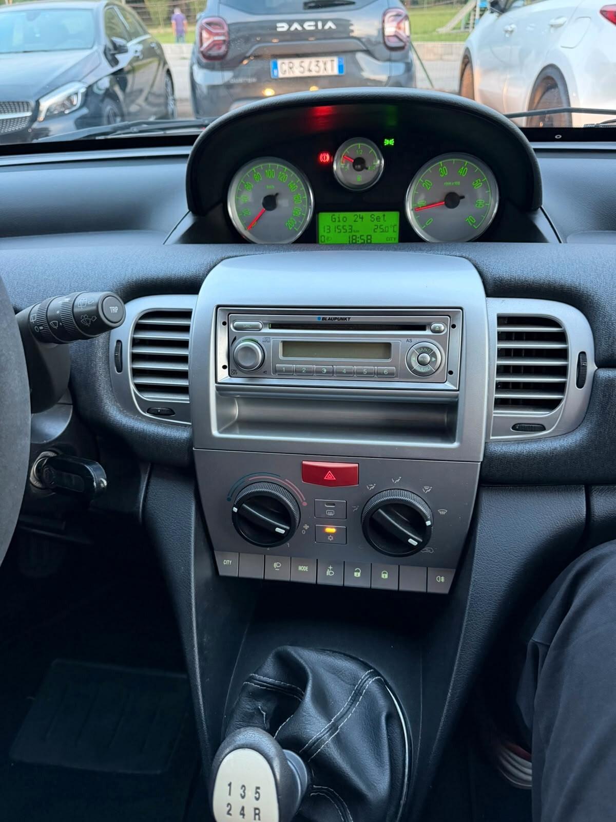 Lancia Ypsilon 1.2 69 CV Argento GPL