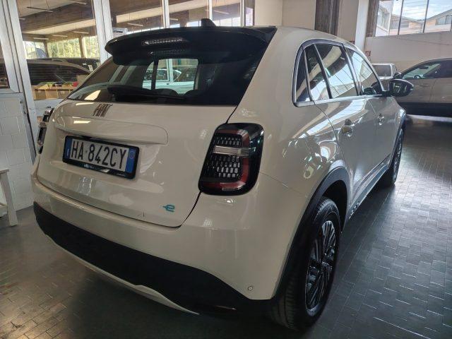 FIAT 600e Red