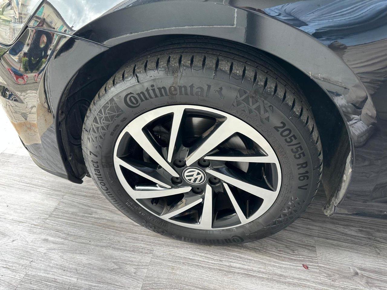Volkswagen Golf 5 Porte Golf 5p 1.6 tdi Highline 115cv