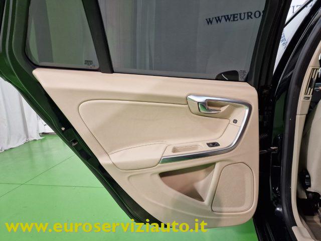 VOLVO V60 T3 Powershift Kinetic