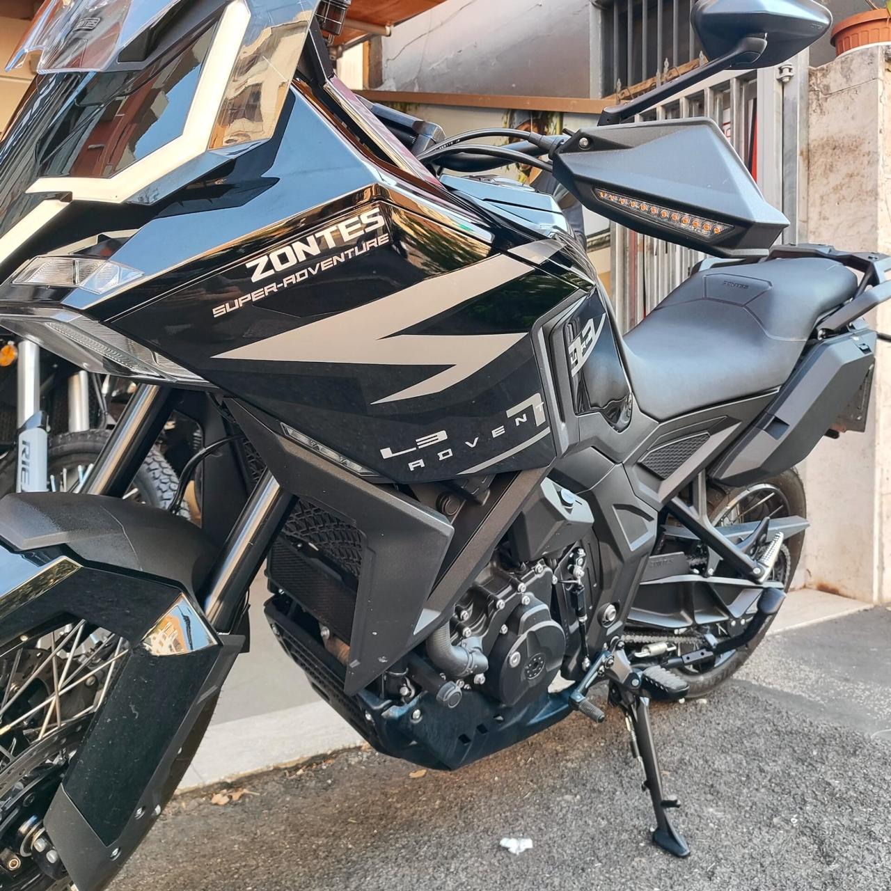 Zontes 703F 2025 – 8.500 km – 95 CV – Pari al nuovo