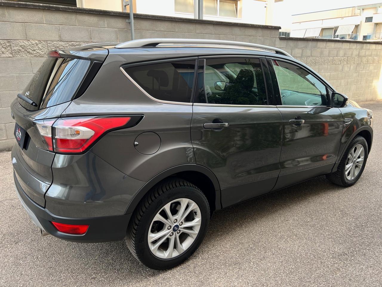 Ford Kuga 1.5 tdci 120cv TITANIUM NAVI/CAMERA/PDC/17; PERF.