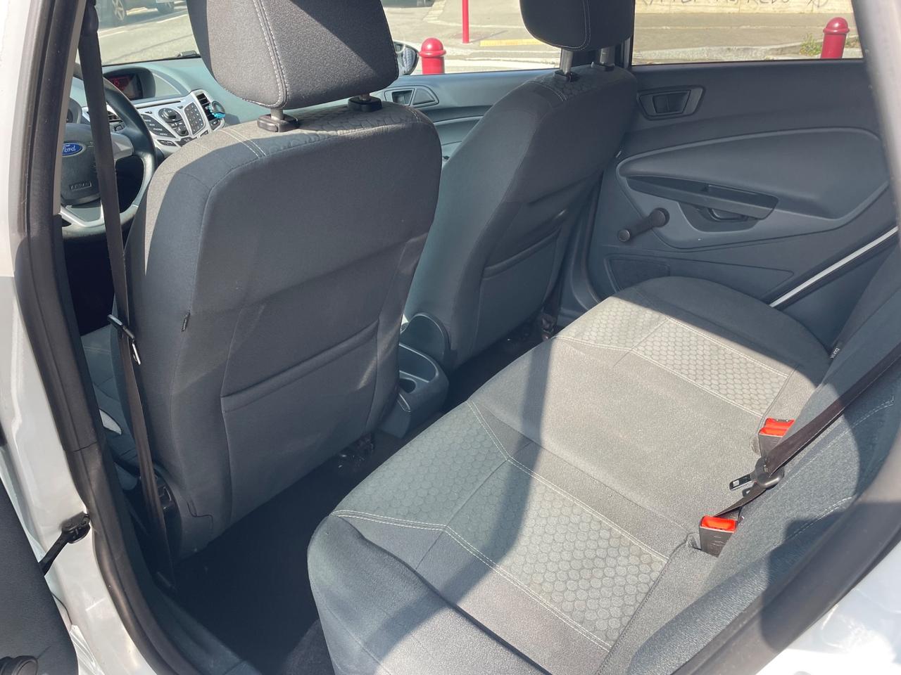 Ford Fiesta 1.4 TDCi 68CV 5 porte Titanium/GARANZIA