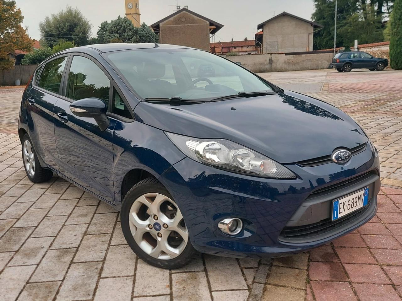 Ford Fiesta 1.2 benzina 5p unico proprietario (neopatentati)