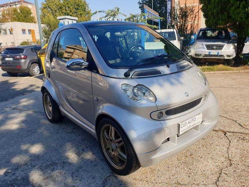smart fortwo 700 coupé Brabus (55 kW)