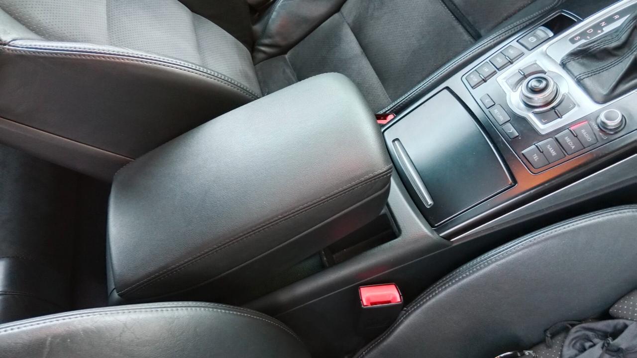Audi A6 Avant 3.0 V6 TDI 240 CV Black Edition S-line