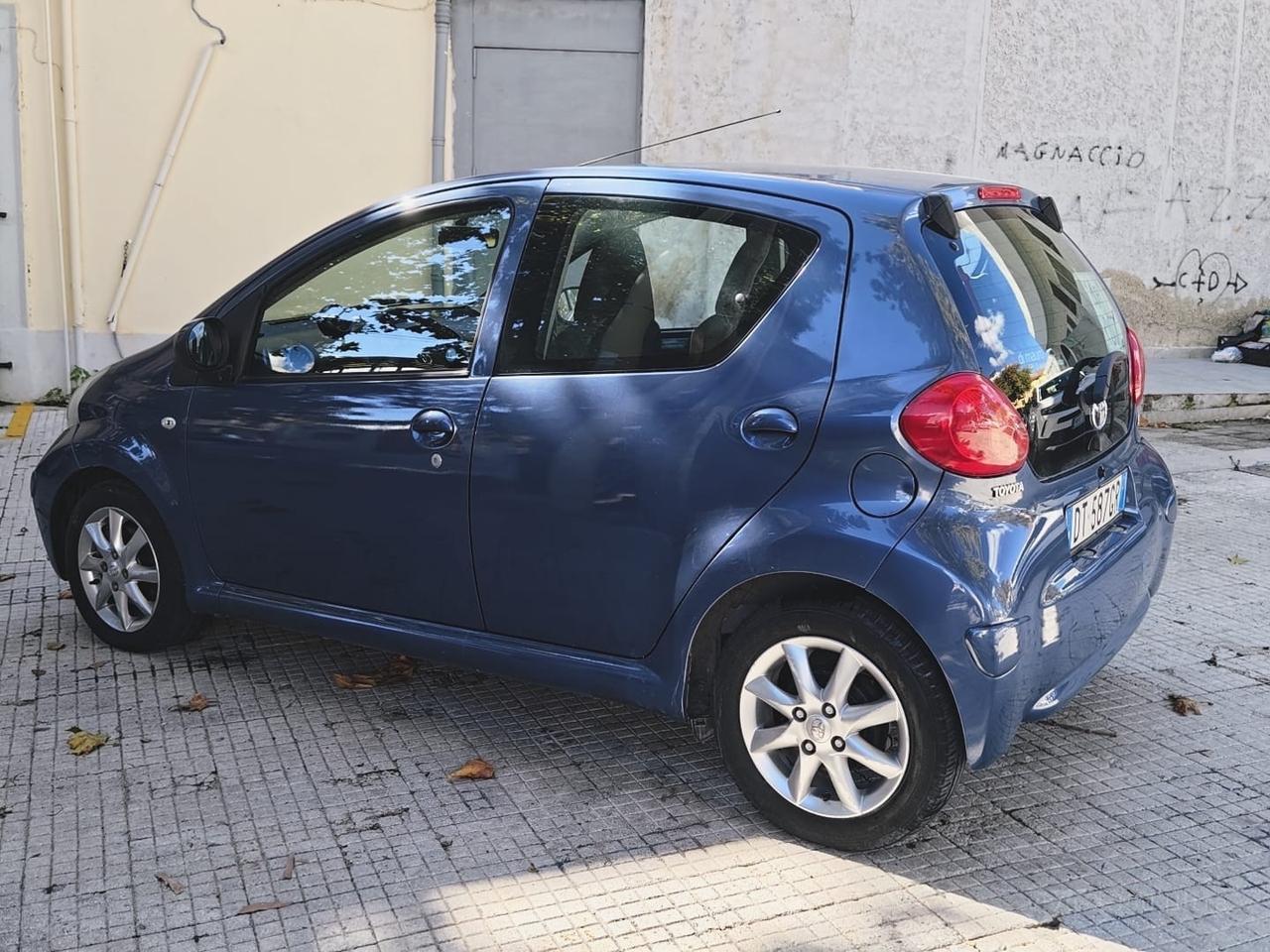 Toyota Aygo 1.0 12V VVT-i 5 porte Sound edizione