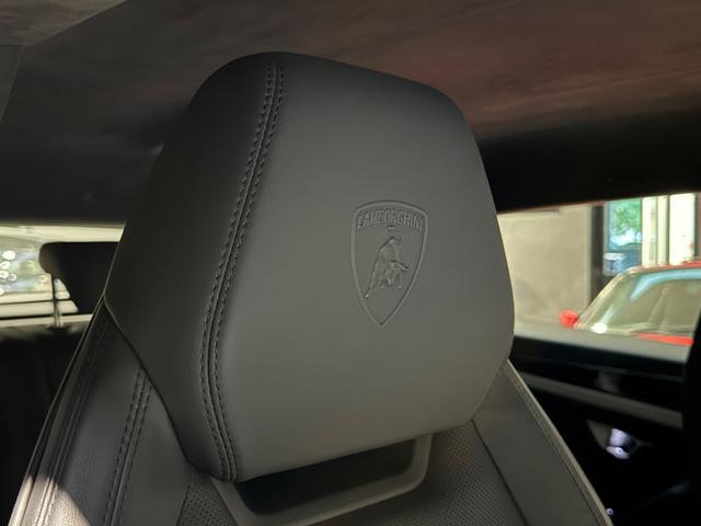 LAMBORGHINI Urus 4.0