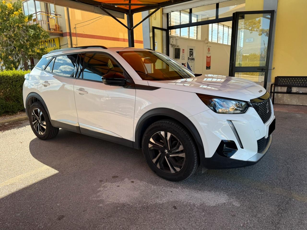 Peugeot 2008 BlueHDi 130 S&S EAT8 Allure