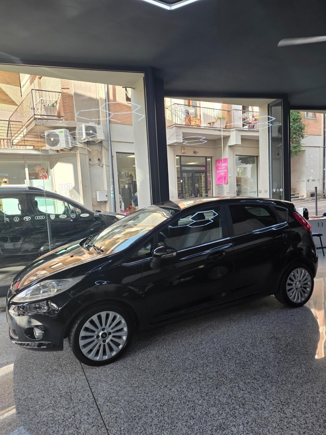 Ford Fiesta 1.4 5 porte Bz.- GPL Titanium