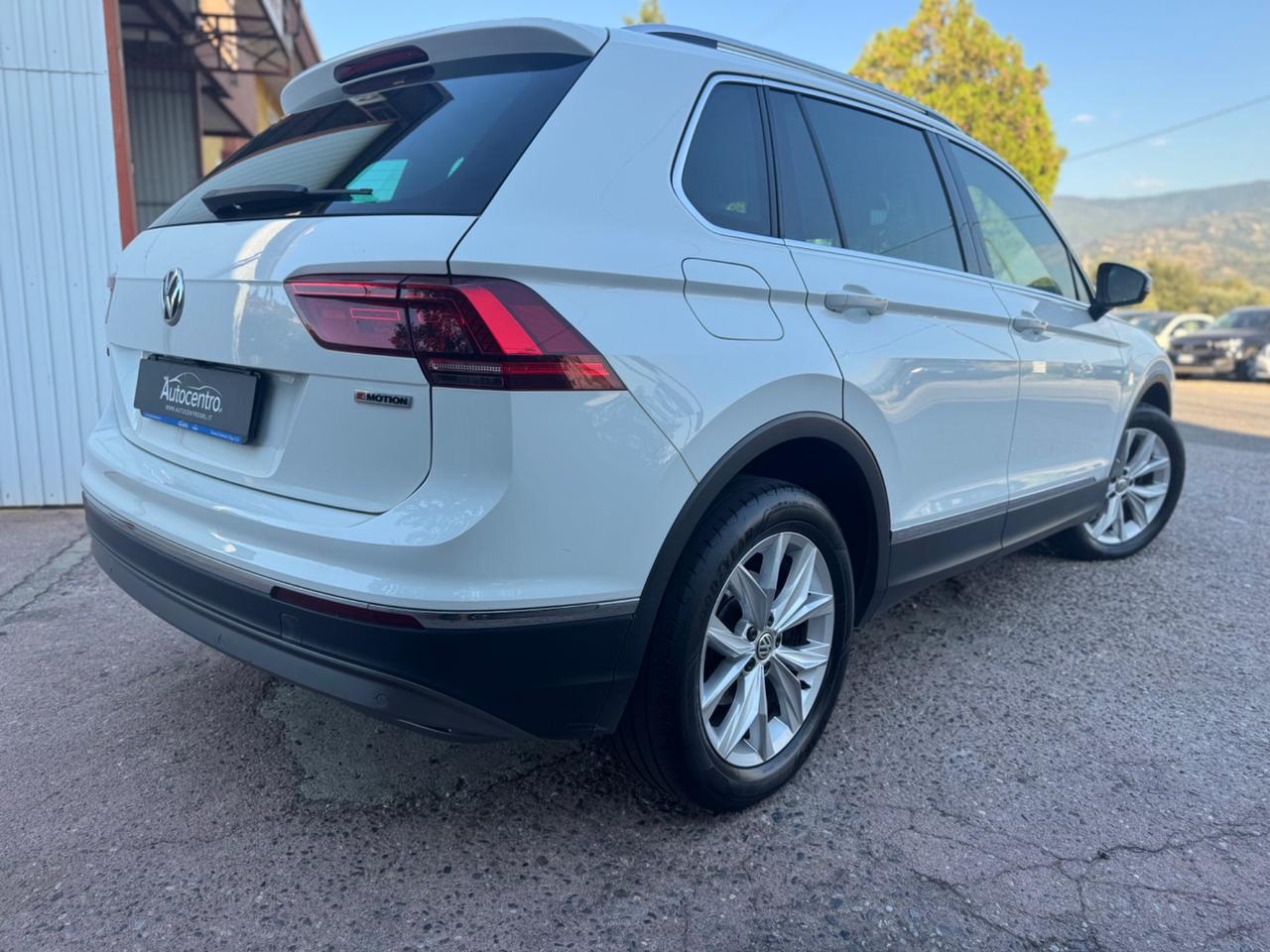 Volkswagen Tiguan 2.0 TDI SCR DSG 4MOTION Business BMT