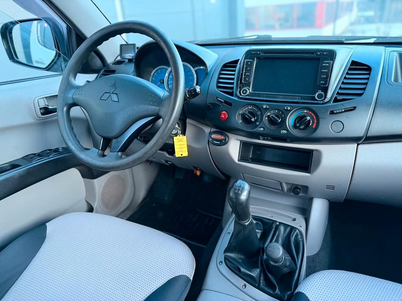 Mitsubishi L200 cabina doppia 4WD CLIMA