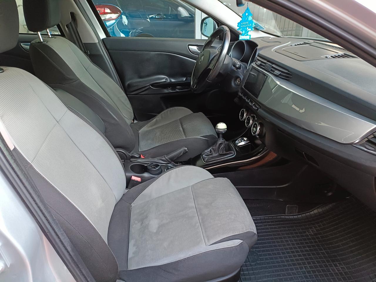 Alfa Romeo Giulietta 1.6 JTDm-2 105 CV Distinctive