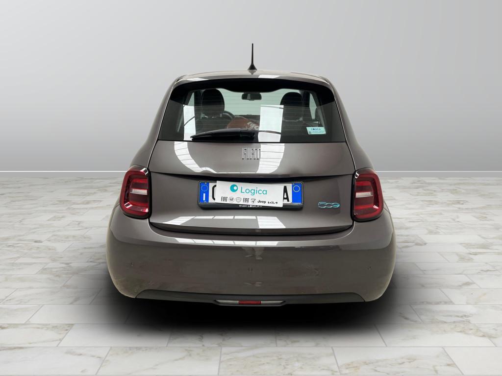 FIAT 500e - 500e 42 kWh Icon +