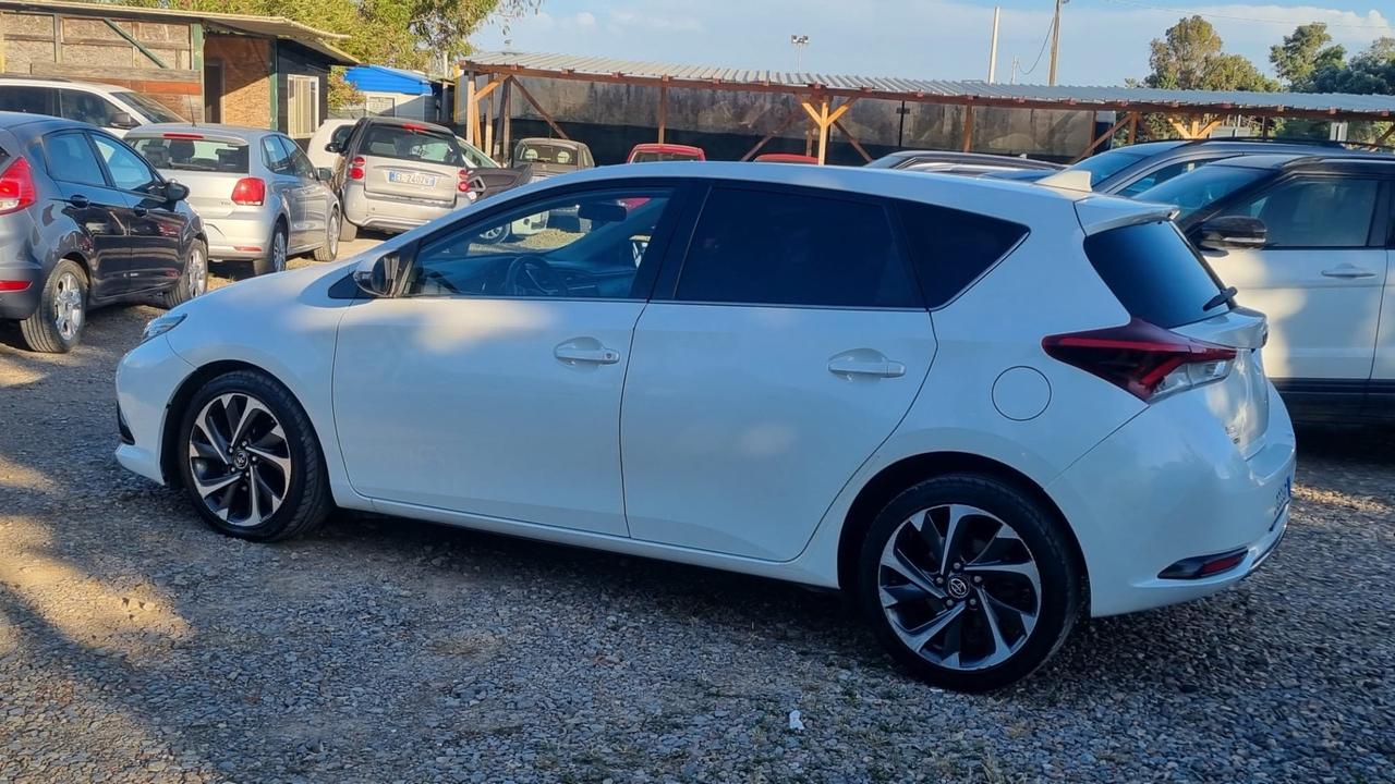 Toyota Auris 1.4 D-4D Active