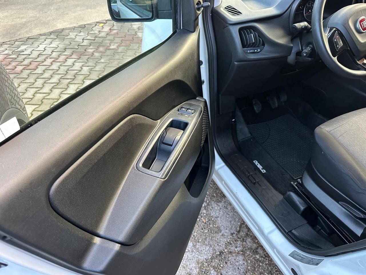 Fiat Doblo Doblò 1.4 Natural Power PL-TN Cargo Maxi Lounge