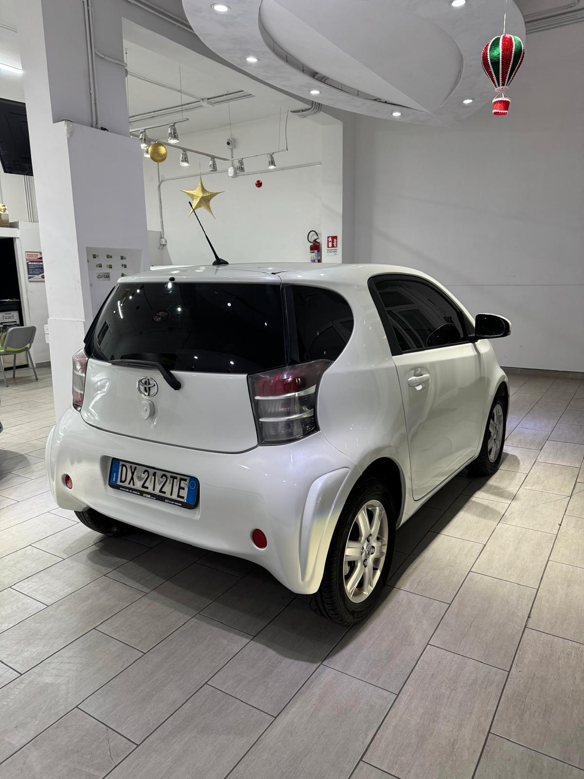 Toyota iQ 1.0