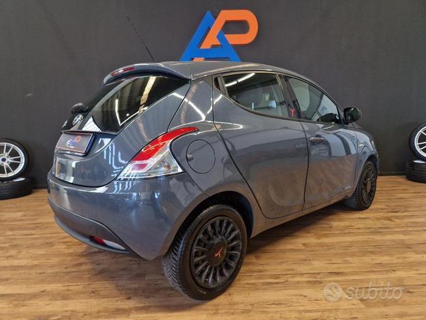 LANCIA Ypsilon 1.2 69 CV 5 porte Elle OK NEOPATE