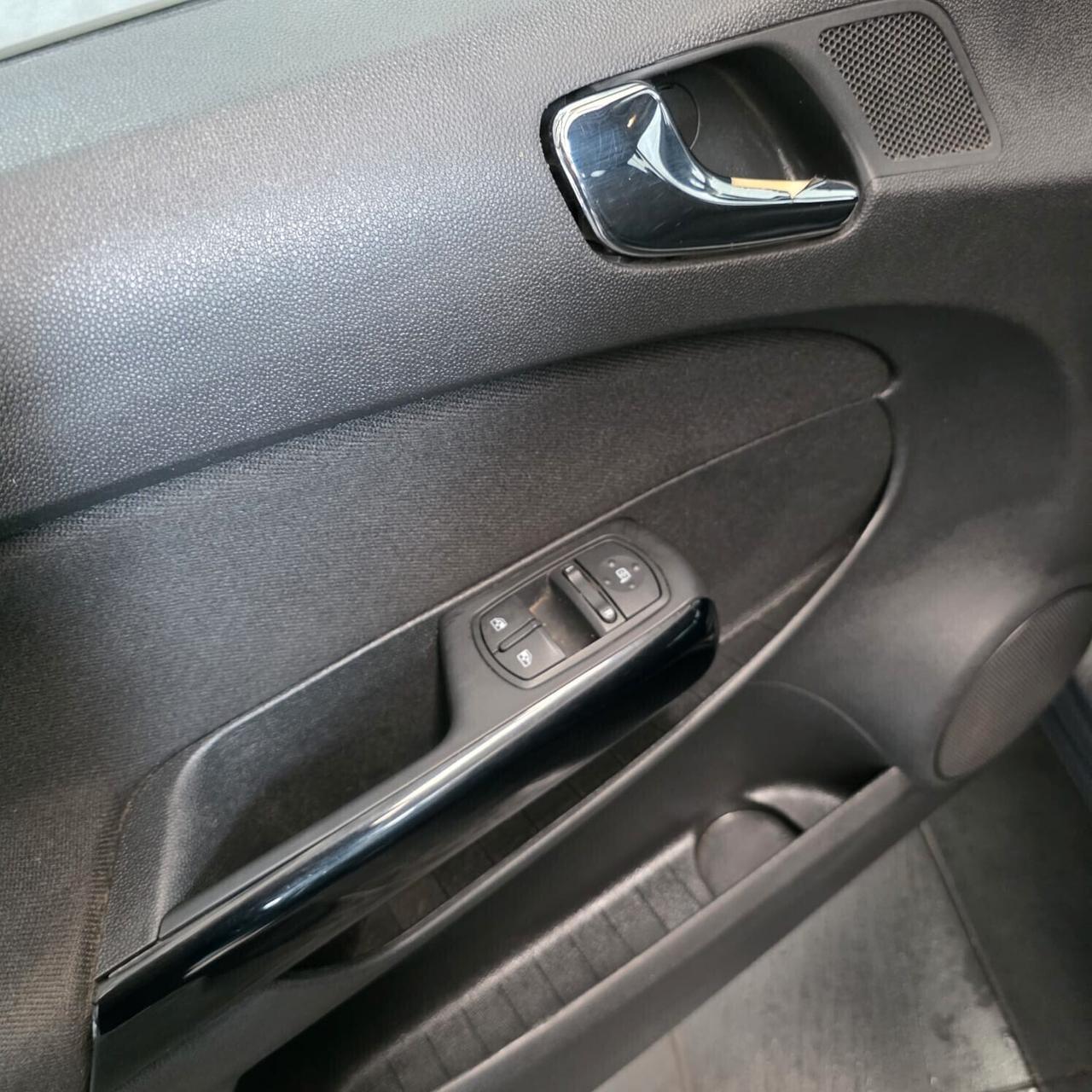 Opel Corsa 1.2 5 porte NEOPATENTATI+PELLE