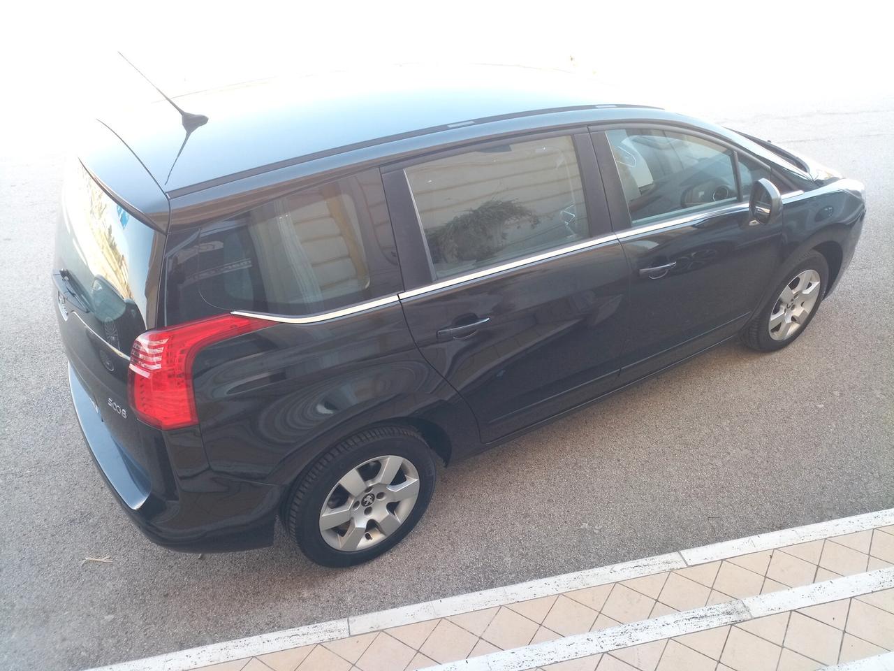 Peugeot 5008 1.6 HDi 115cv full optionals