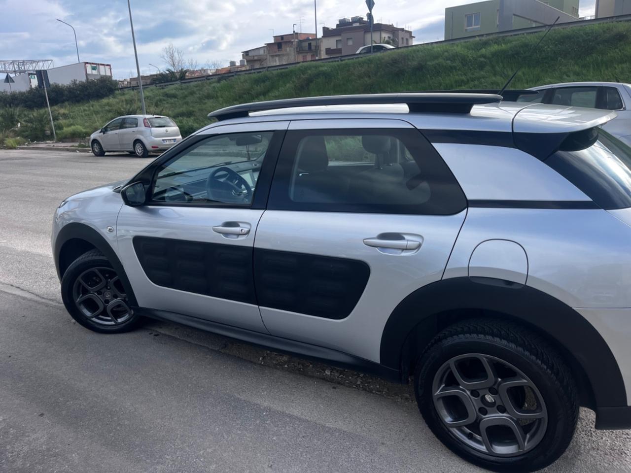 Citroen C4 Cactus 1.6 blu-hdi 100cv 2017 full