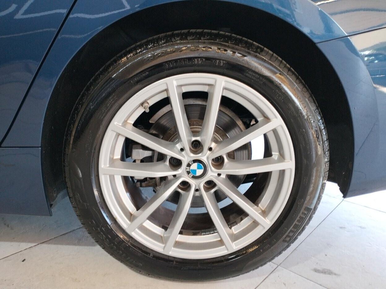 BMW 320 d Touring mhev 48V xdrive Business Advantage auto