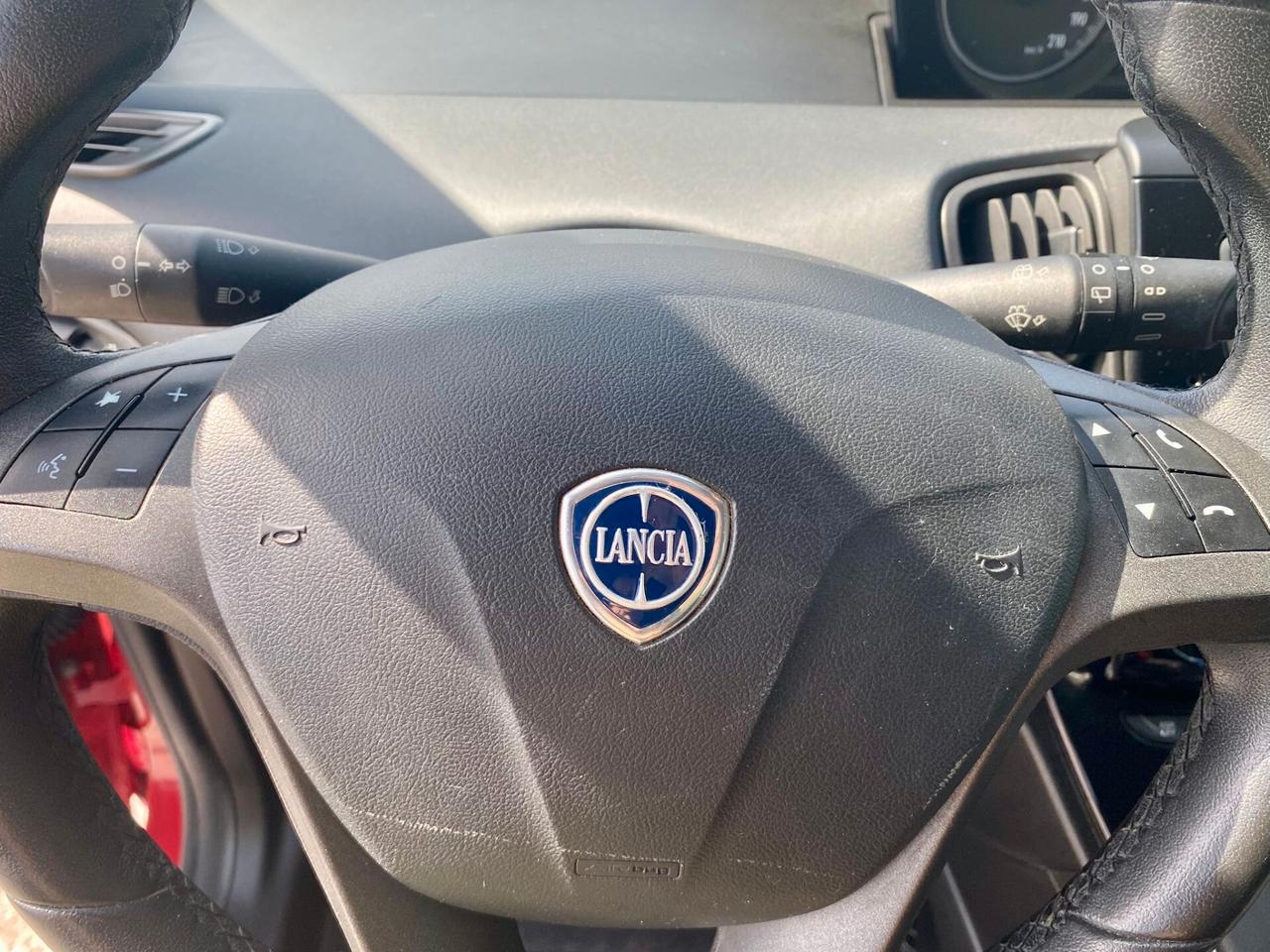 Lancia Ypsilon 0.9 TwinAir 85 CV S&S aut. Silver