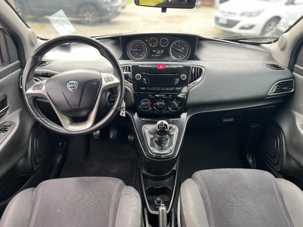 LANCIA - Ypsilon - 1.2 69 CV 5 porte Silver