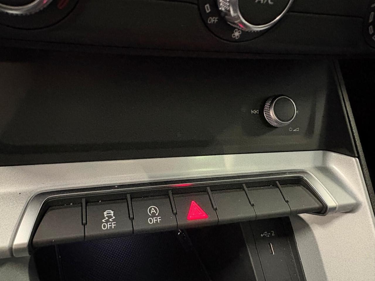 Audi Q3 35 TDI quattro S tronic 10000 km TETTO