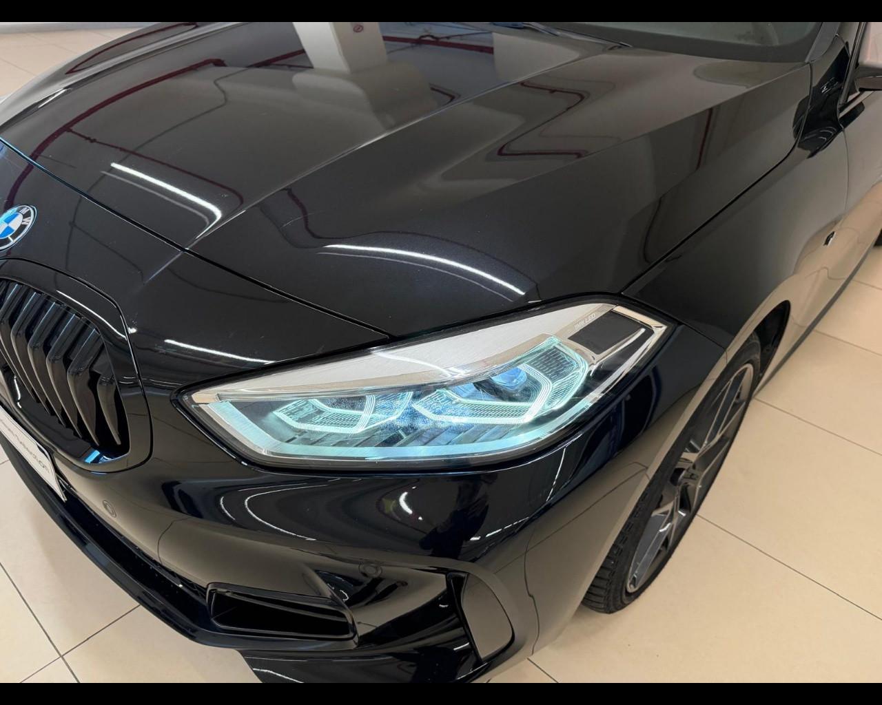 BMW Serie 1 (F40) - 118d 5p. Msport