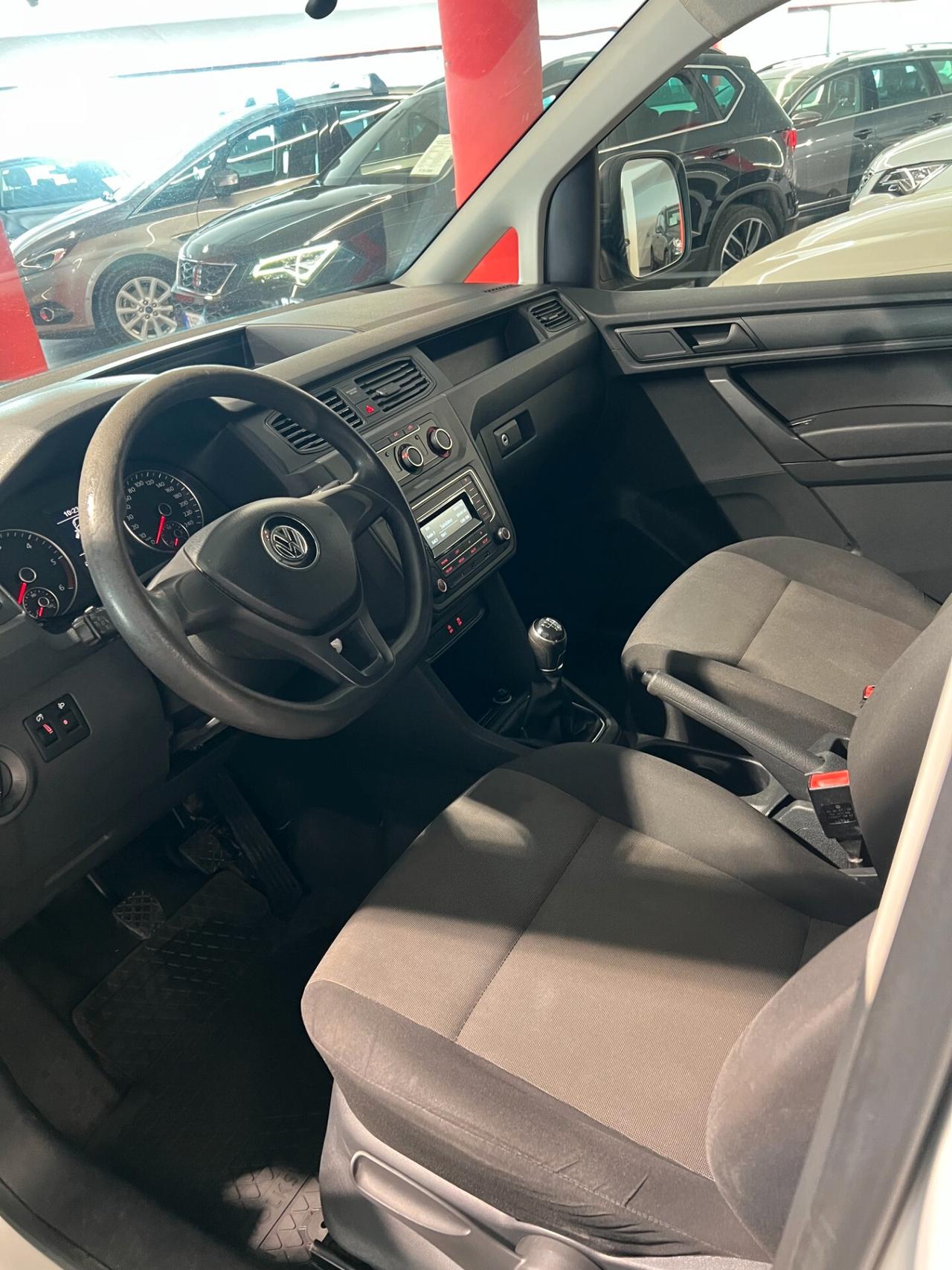 Volkswagen Caddy 2.0 TDI 4×4 122PS EURO6 FÜHRERSCHEINNEULING