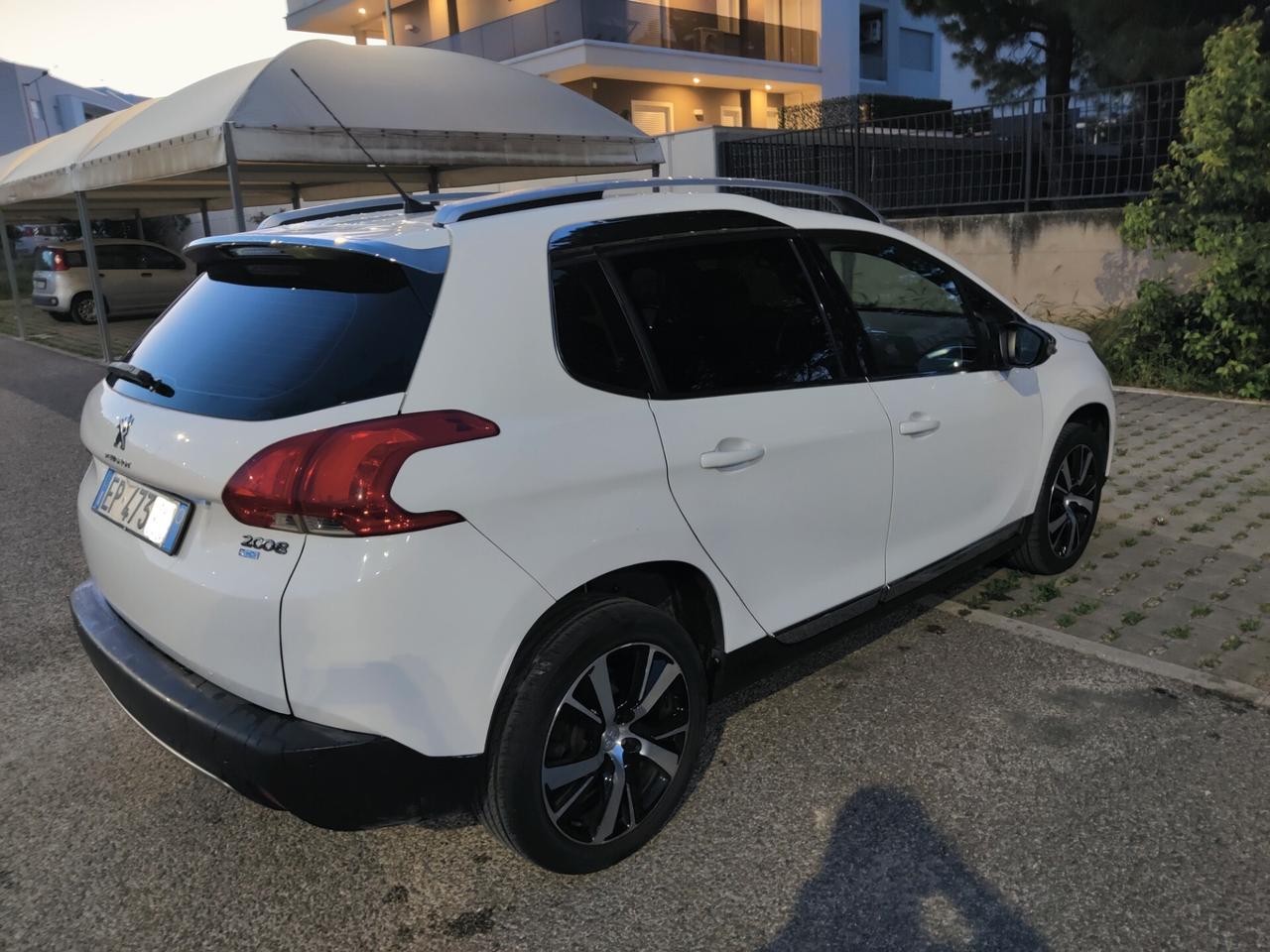 Peugeot 2008 1.6 e-HDi 115 CV Stop&Start Allure