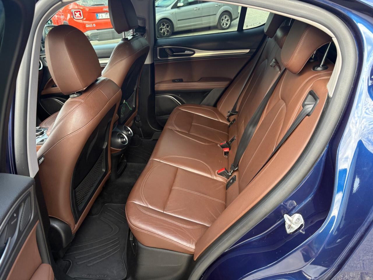 Alfa Romeo Stelvio Q4 2.2 T Diesel 210 CV -Perfetto