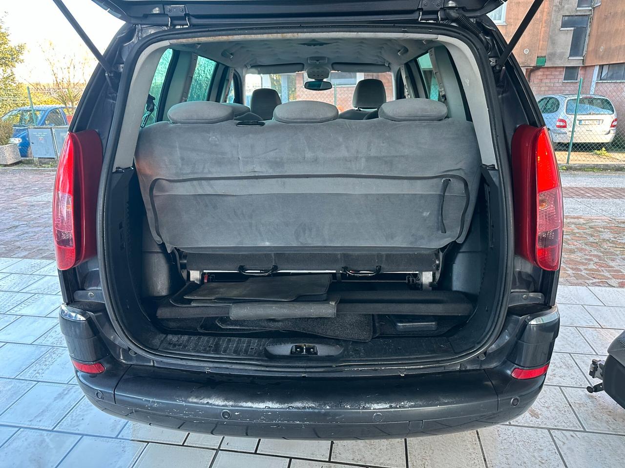 Peugeot 807 2.0 HDi 8 POSTI (12 RATE)