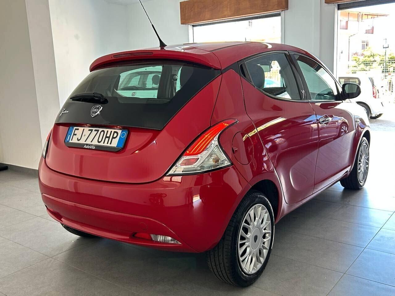 Lancia Ypsilon 1.2 69 CV 5 porte Gold