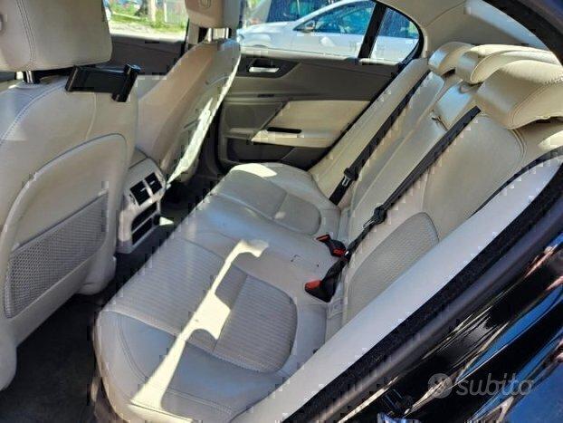 JAGUAR XE MOTORE ROTTO DA SOSTITUIRE