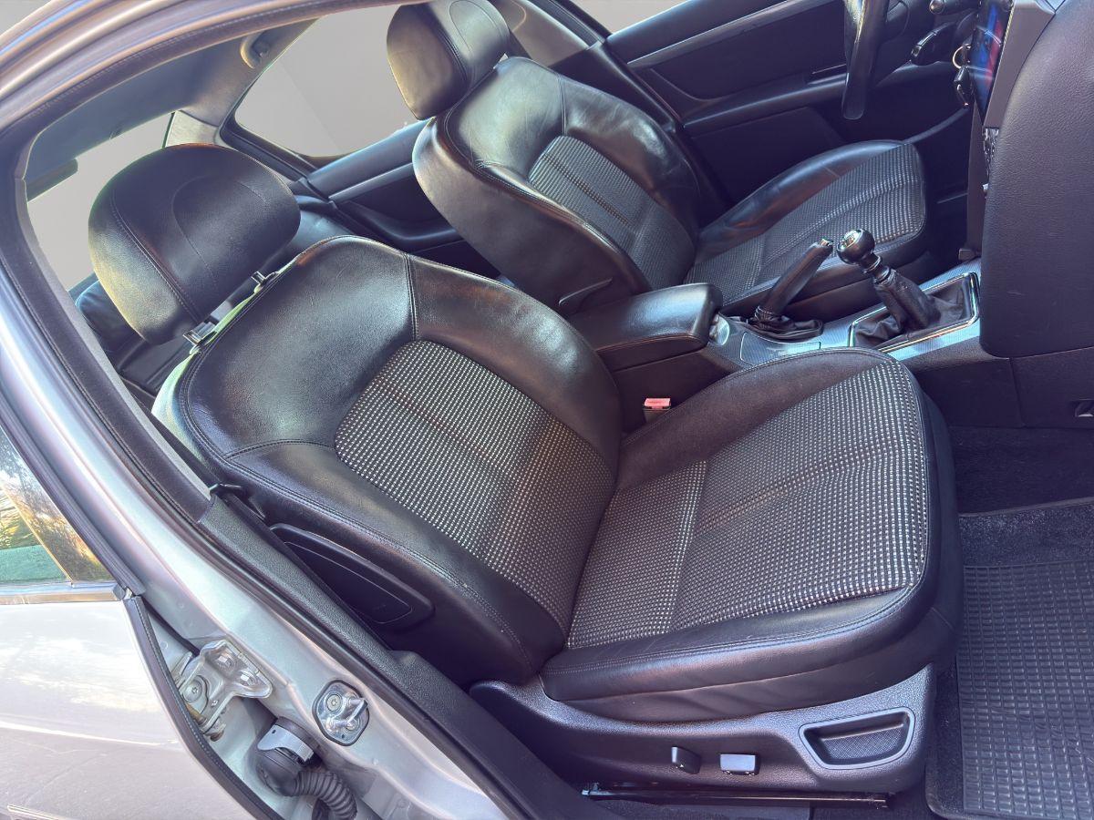 PEUGEOT - 407 - 2.0 HDi 136CV Premium