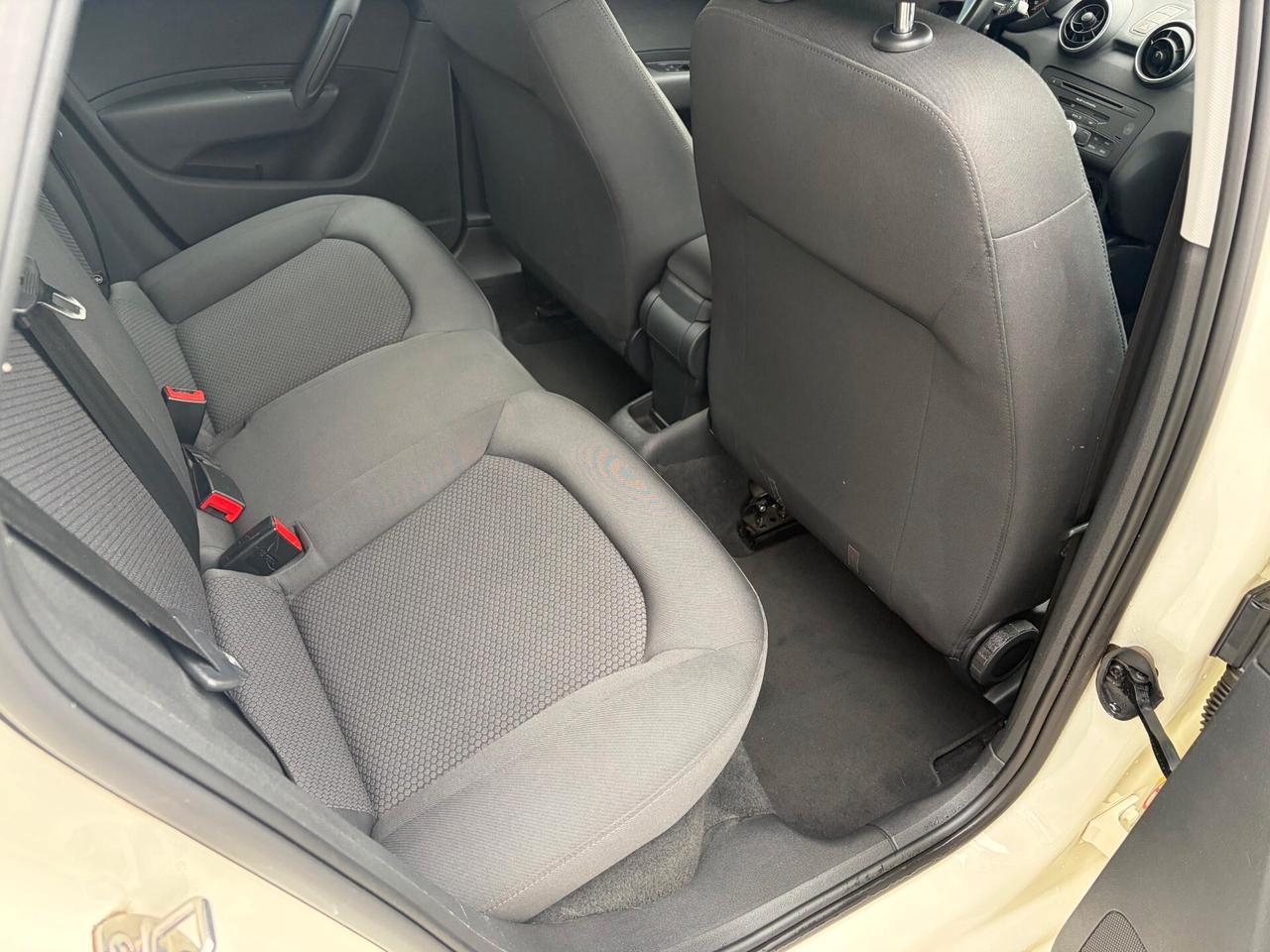 Audi A1 1.2 TFSI Attraction*NEOPATNETATI*EURO5