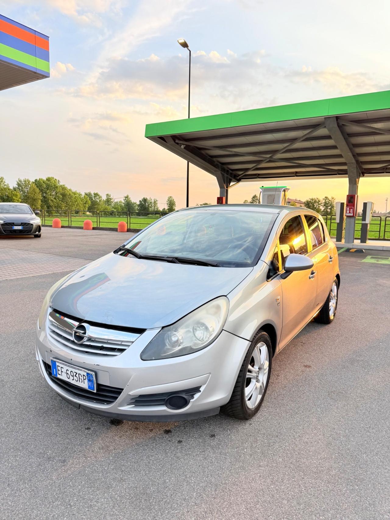 Opel Corsa 1.2 5 porte Cosmo