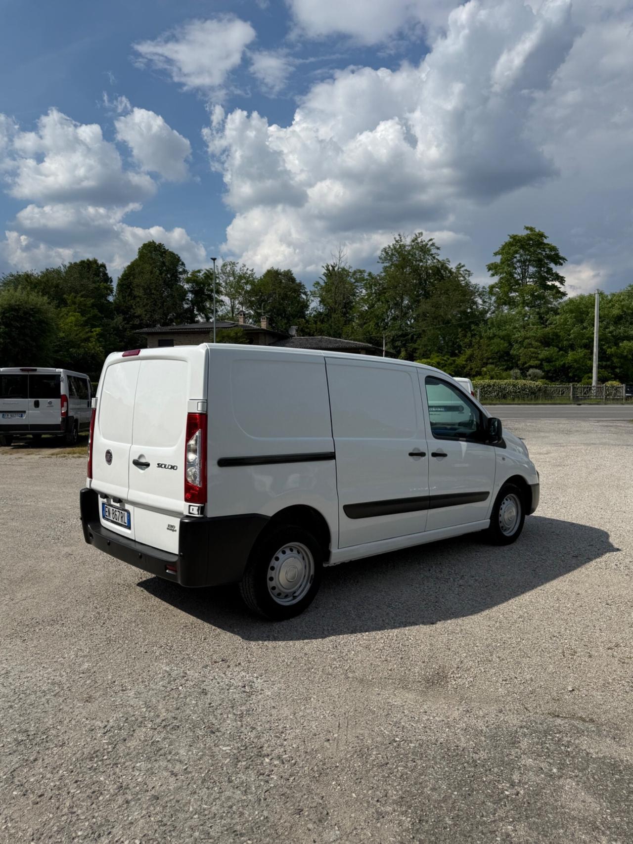 Autocarro Fiat scudo