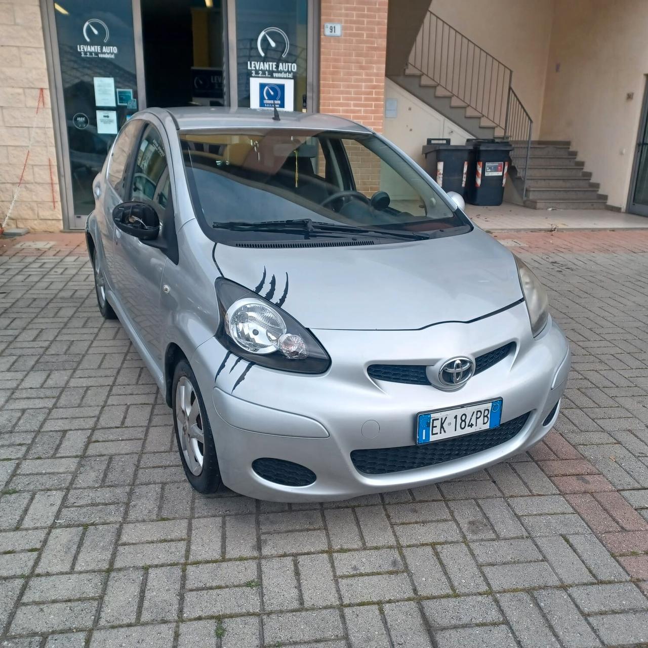 135.048 KM AYGO 1.0 NEOPATENTATI AUTOMATICA
