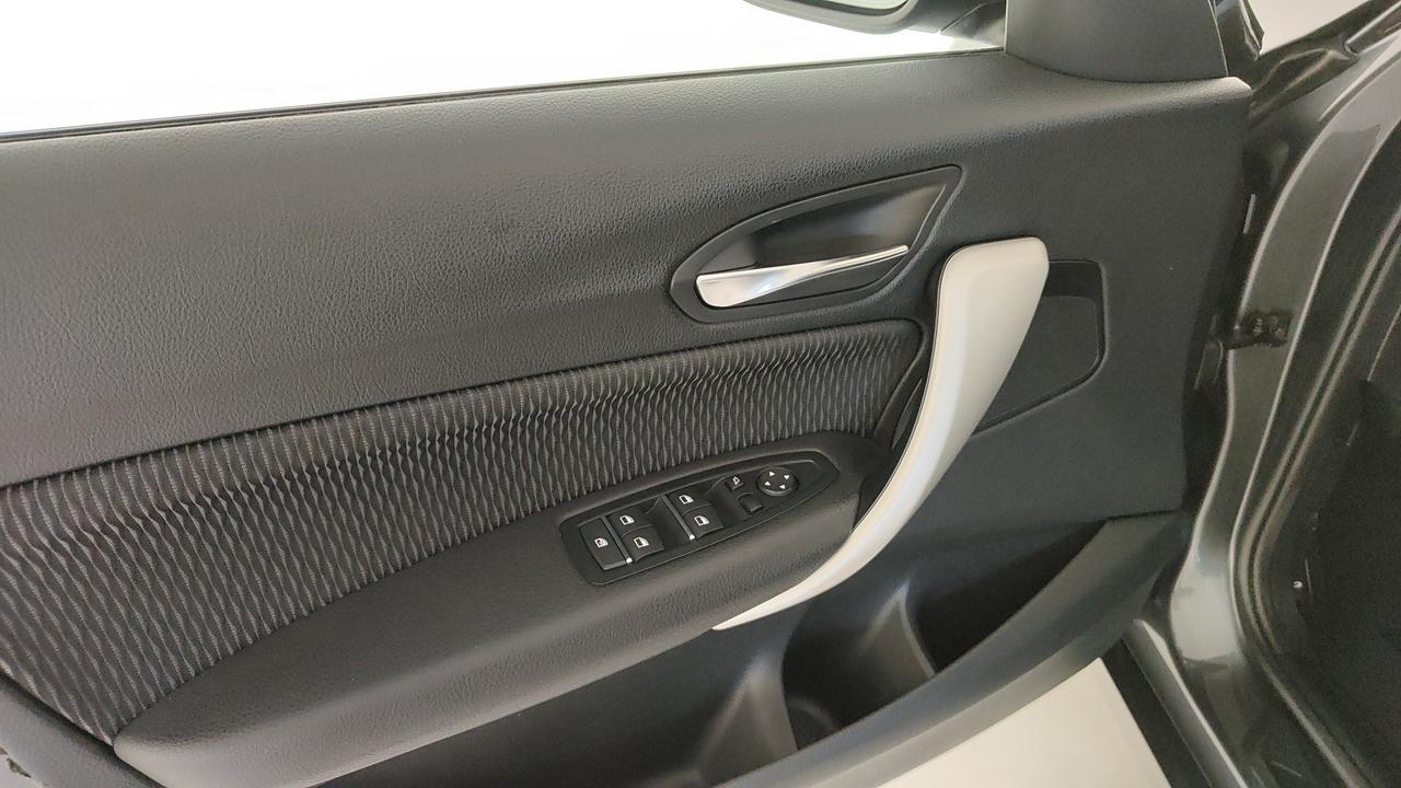 BMW Serie 1 F/20-21 2015 - 116d Business 5p auto