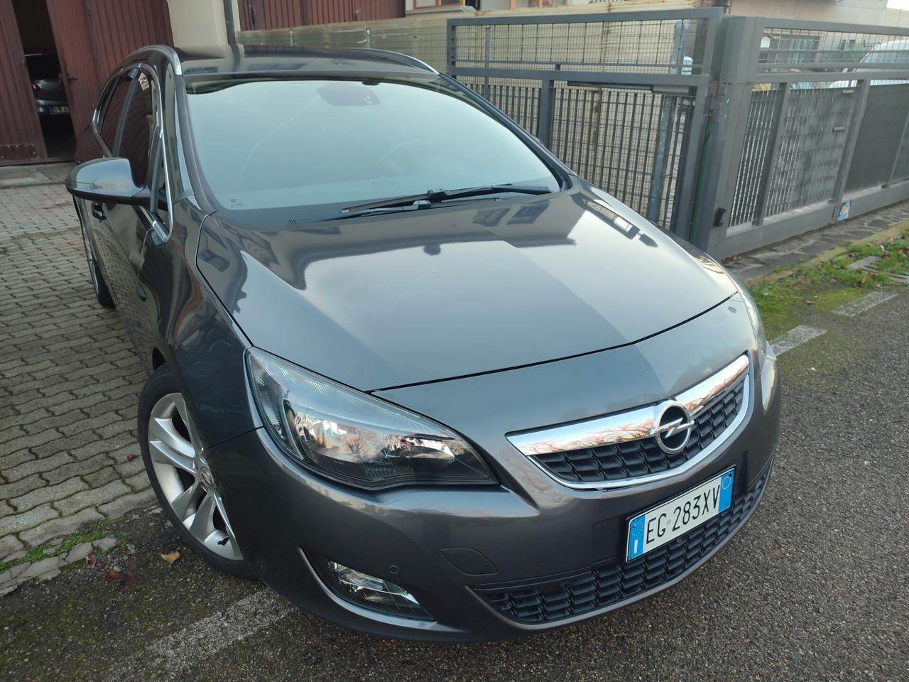 Opel Astra 1.6 Turbo 180CV Sports Tourer Cosmo S
