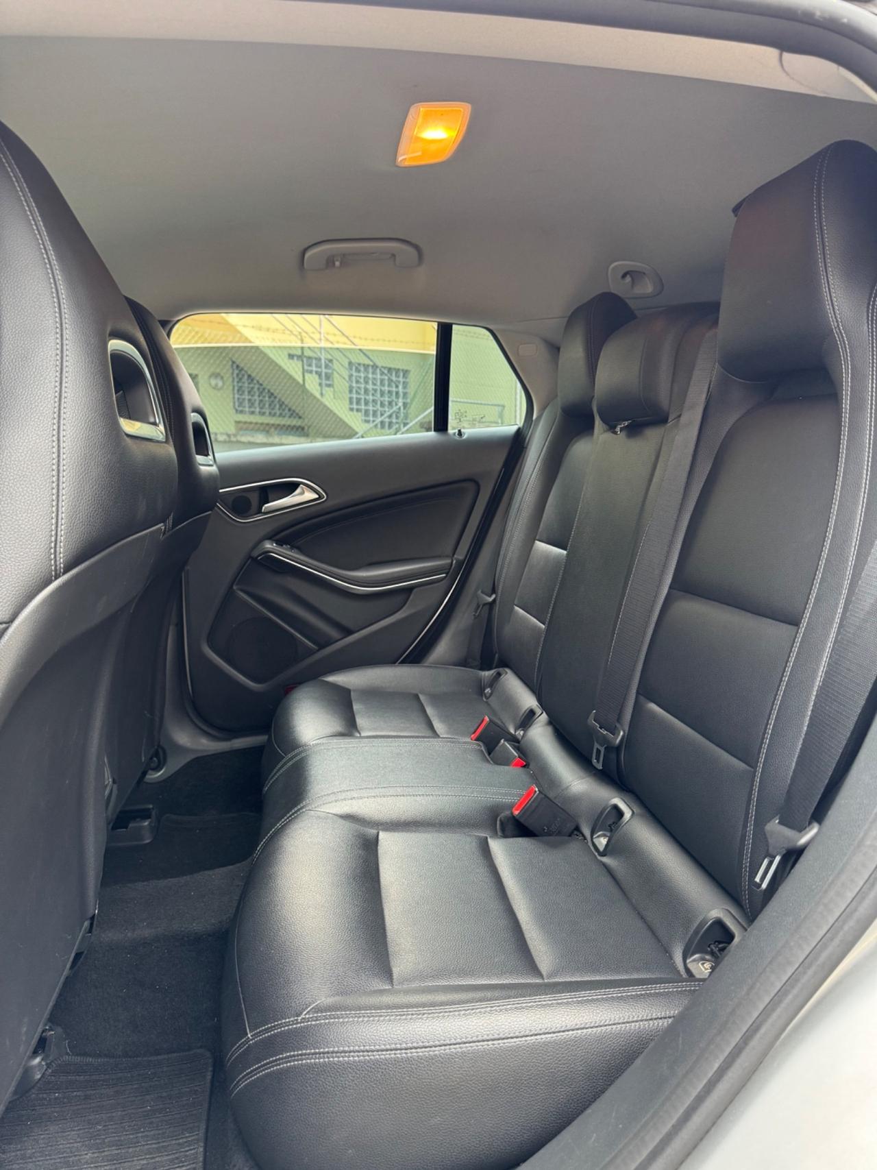 Mercedes-benz CLA 200 d Premium